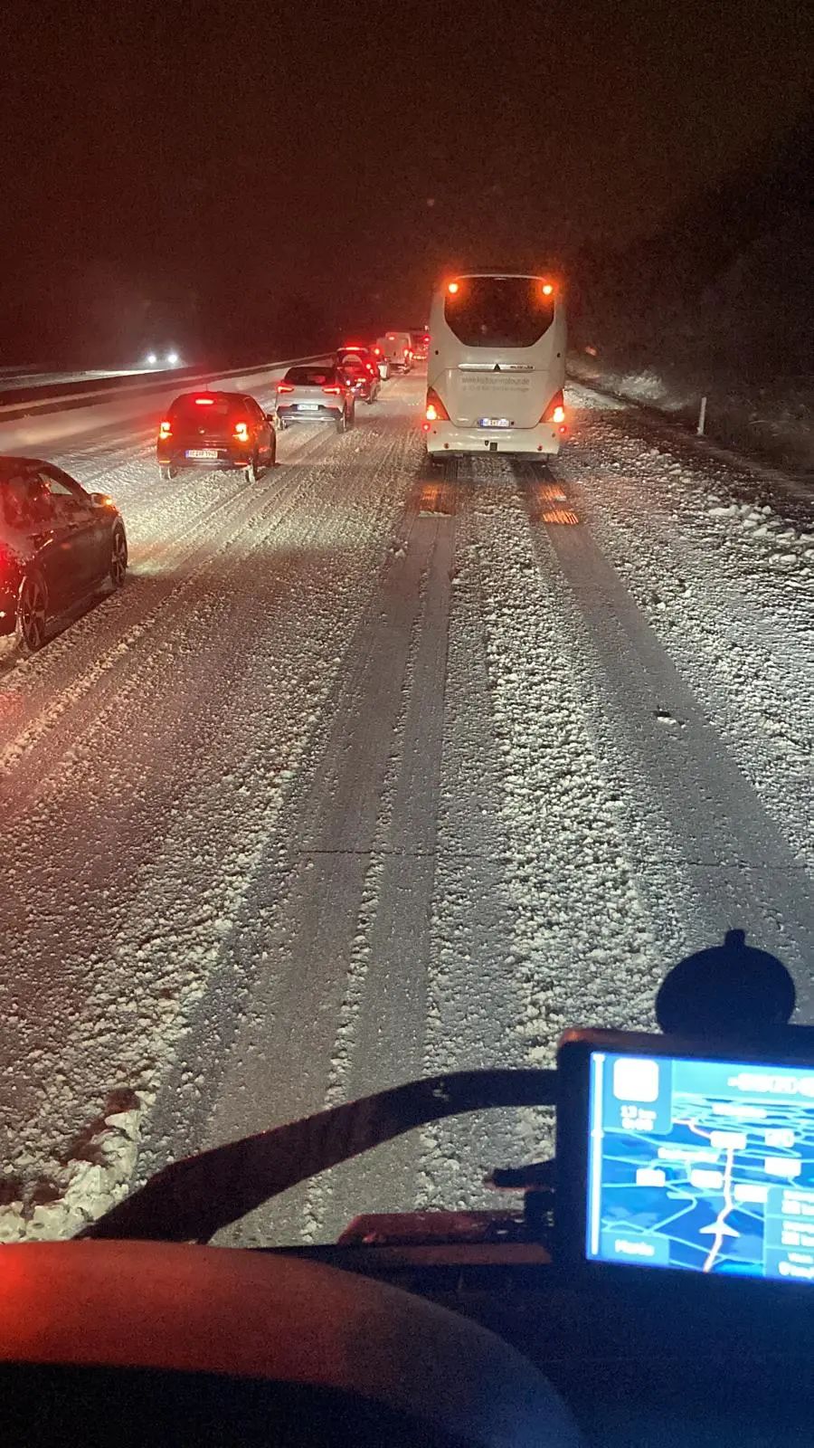 欧洲多个国家因大雪天气颁布全面驾驶禁令、将会有大量包裹派送延误! 2 欧洲多个国家因大雪天气颁布全面驾驶禁令、将会有大量包裹派送延误!