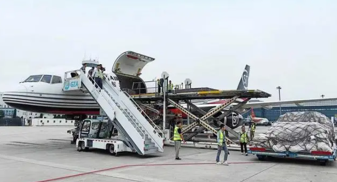 贵州开通首条“一带一路”国际货运航线 2 贵州开通首条“一带一路”国际货运航线