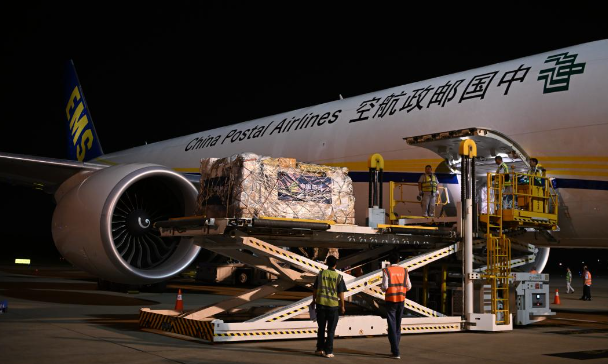 中国邮政开通首条洲际货运航线 2 中国邮政开通首条洲际货运航线