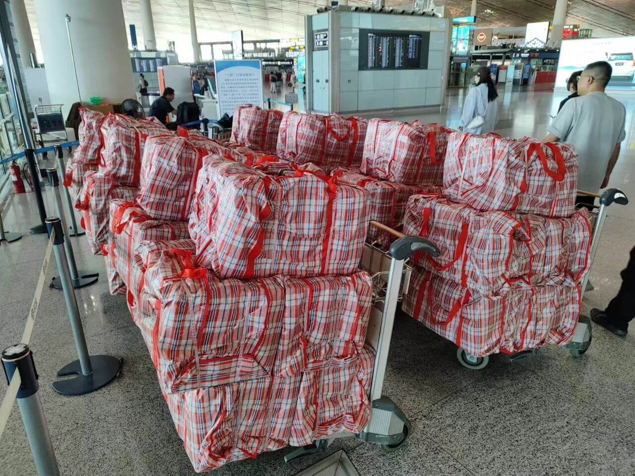 佰越航服Hand Carry手提急件运输案例:突破航空限制,成就非凡使命! 1 佰越航服Hand Carry手提急件运输案例:突破航空限制,成就非凡使命!